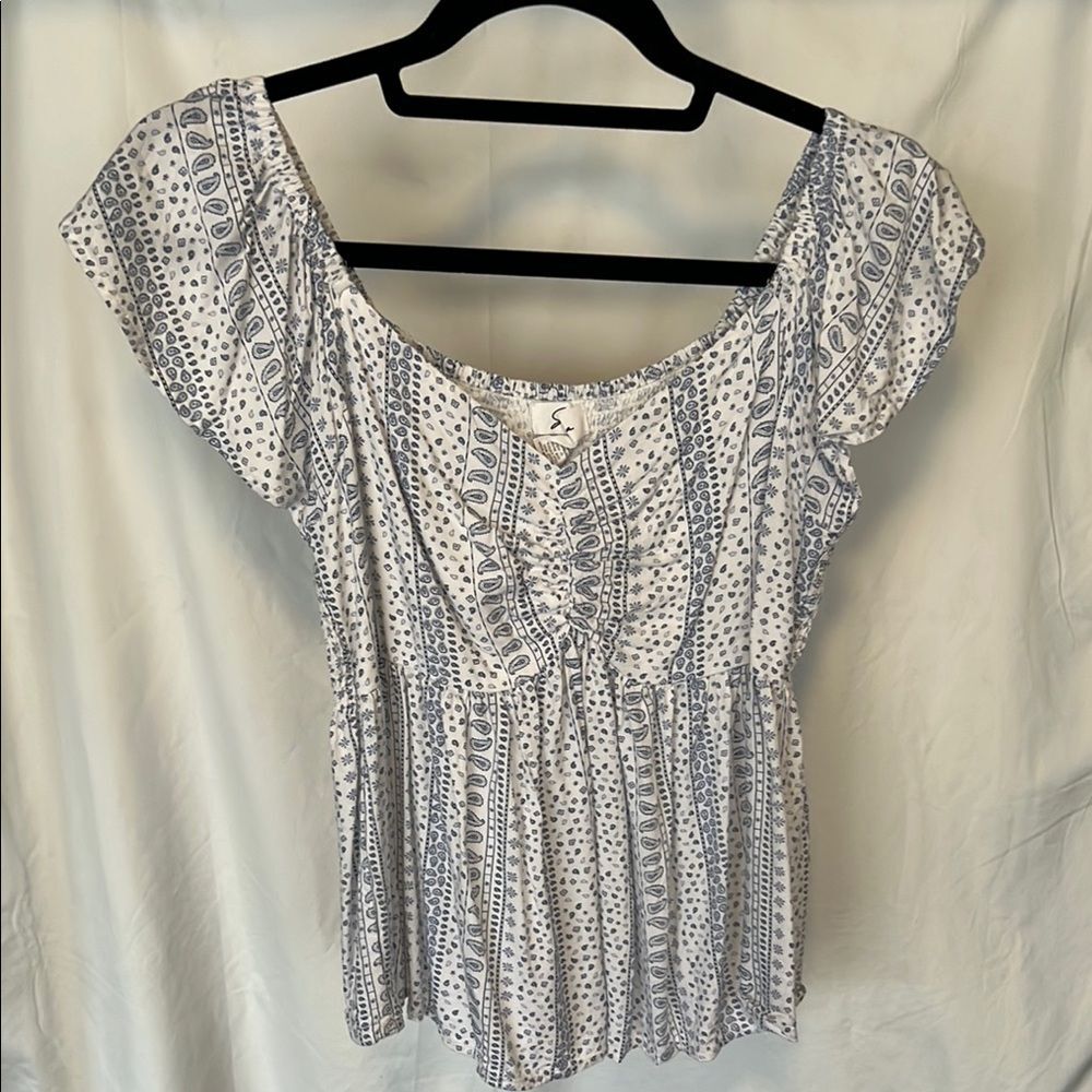 Women's White and Blue Paisley Patterned Blouse Top
